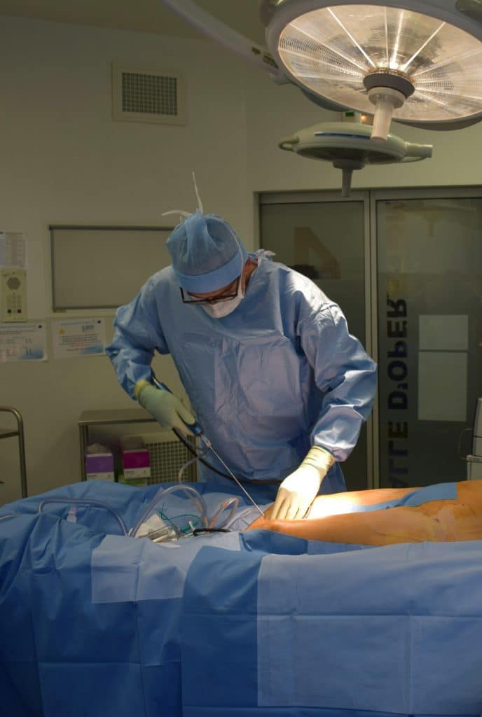 surgeon performing surgery in a patient with metabolic acidosis